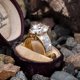 thumbnail image 4 of Anillo de compromiso chapado en oro macizo con circonitas en forma de pera para mujer., 4 of 9