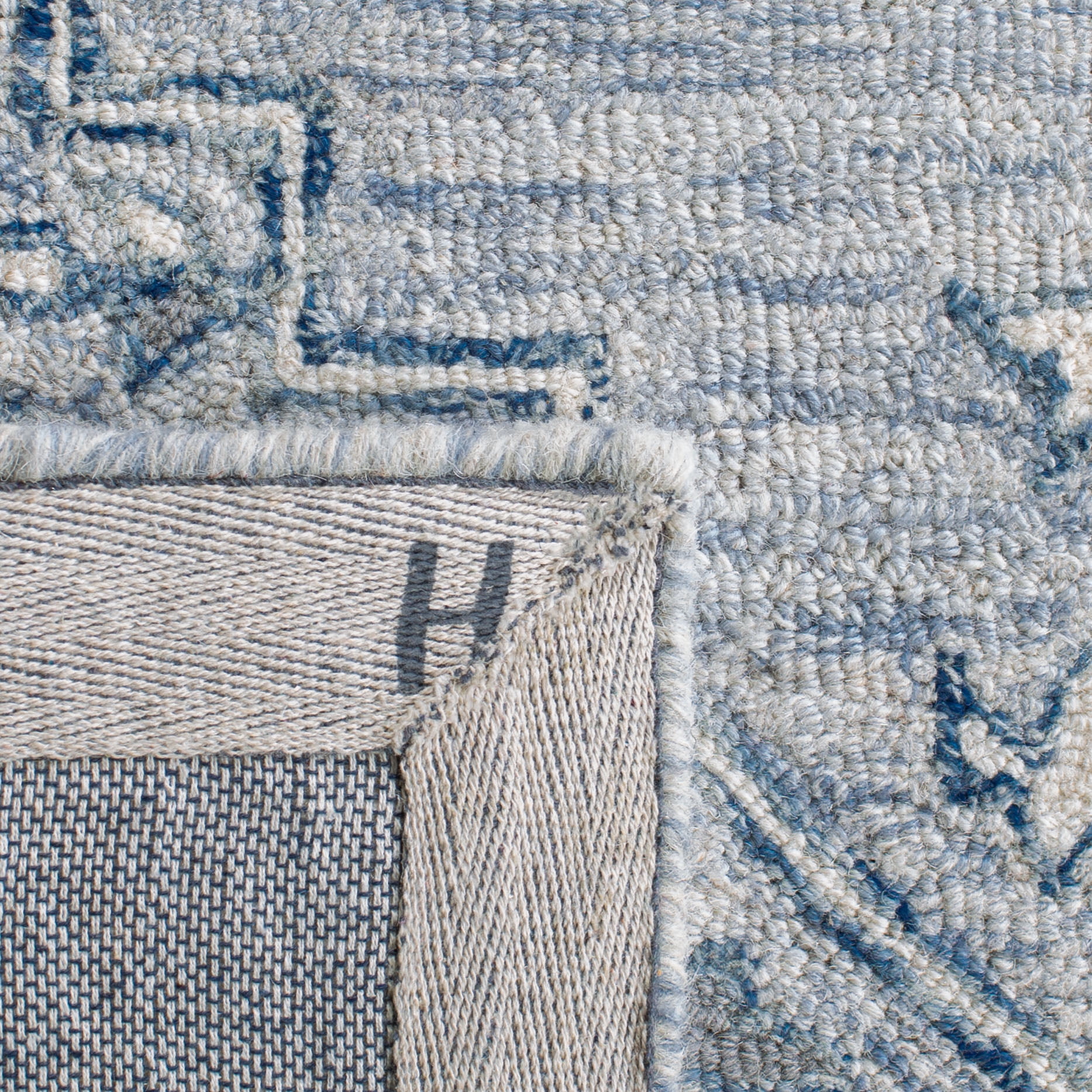 SAFAVIEH Micro-Loop Britton Oriental Runner Rug, Light Blue/Ivory, 2'3" x 5'