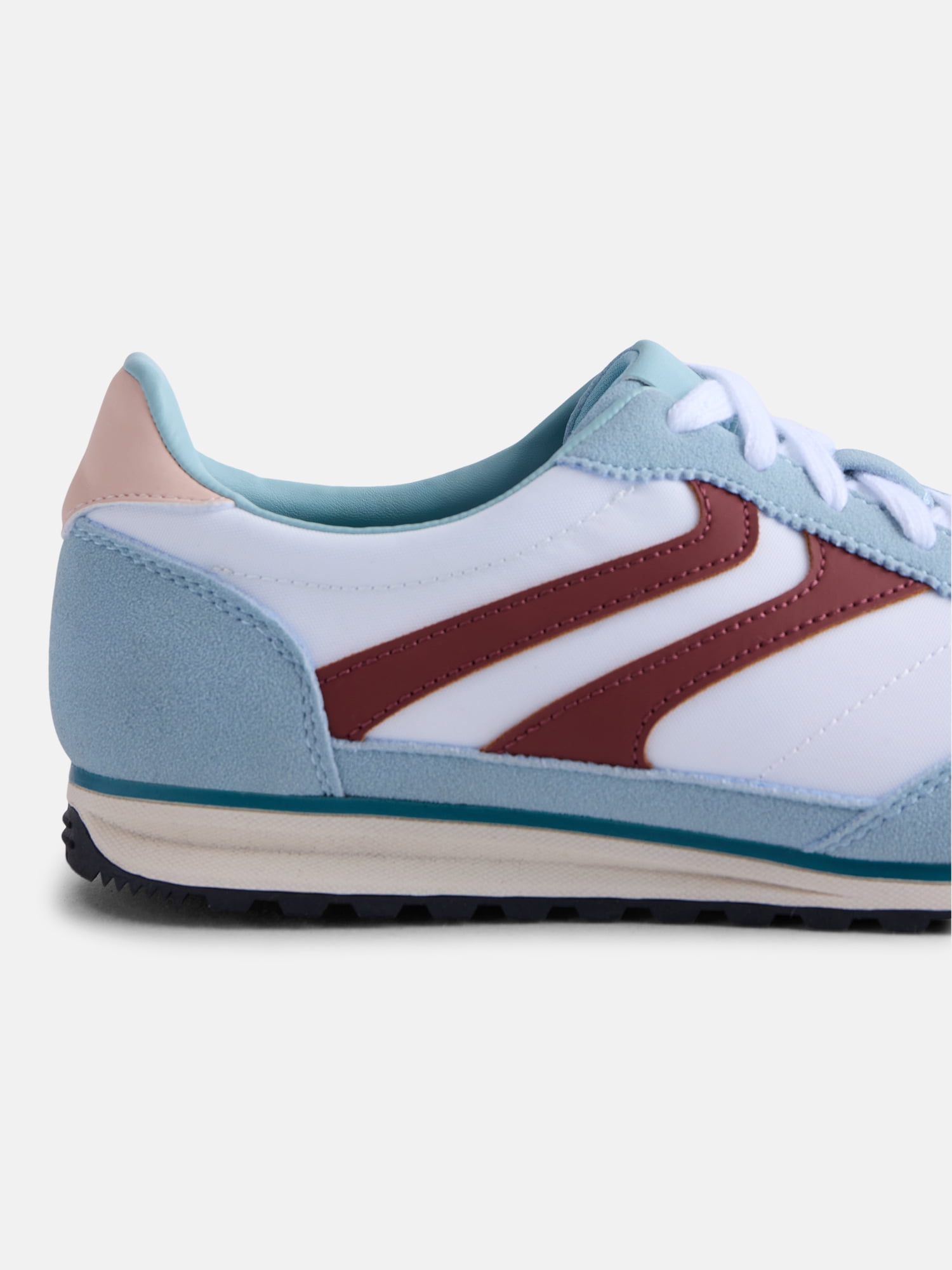No Boundaries Women's Faux Leather and Suede Retro Inspired Lace Up Sneakers