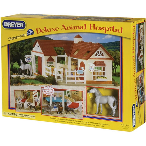 Breyer Stablemates Deluxe Animal Hospital Set (1:32 Scale) 