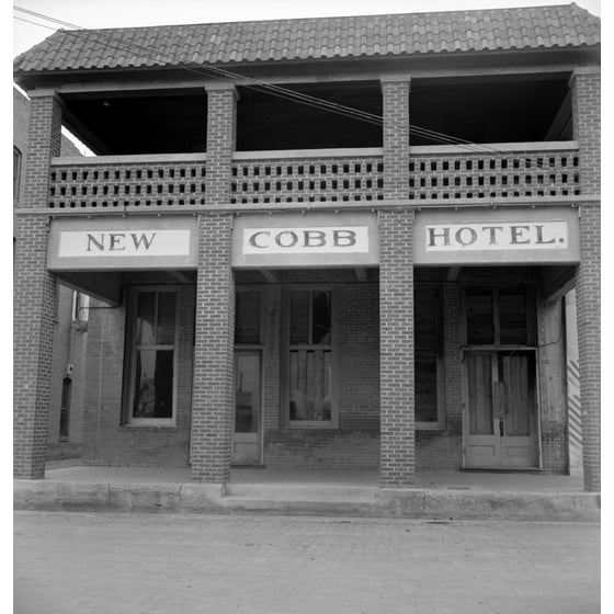 Texas Hotel 1937 Nthe New Cobb In Memphis Photograph Texas Hotel 1937 Nthe New Cobb In Memphis Photograph By Dorothea Lange Poster Print Granger Collection