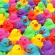 thumbnail image 4 of Paquete de 54 Mini Patos de Goma Juego de Mini Patos de Goma de Colores Juguete de Baño para Niños Flotador y Chirrido Patos Pequeños Juego de Juguetes de Piscina para Niños Favores de Fiesta Suminist, 4 of 5