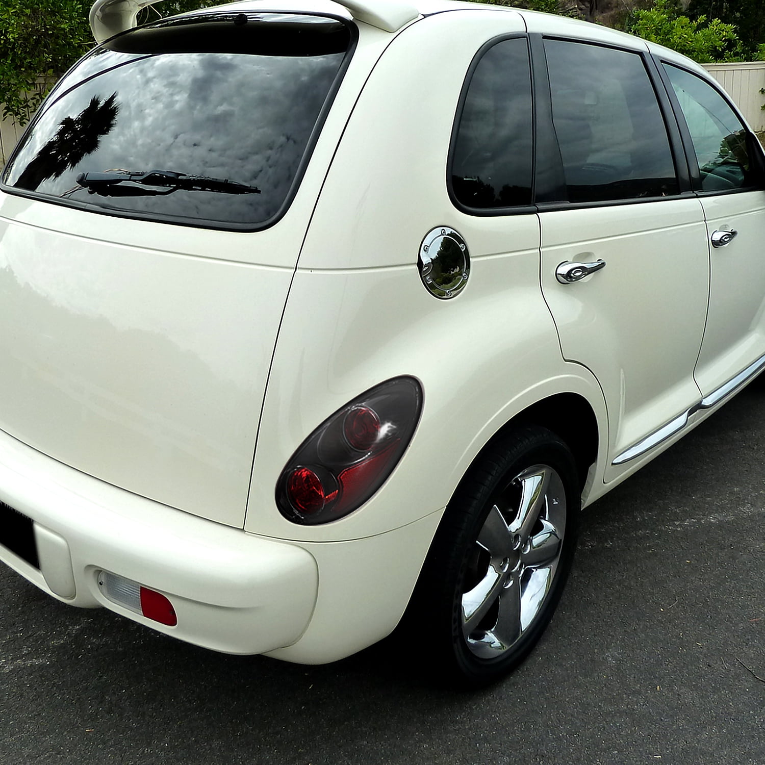 Spec-D Tuning Black Tail Lights Compatible with 2001-2005 Chrysler PT Cruiser, Left + Right Pair Assembly