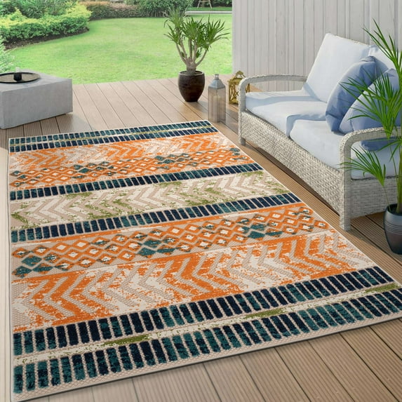 Distressed Geometric Indoor/Outdoor Multi 7' 10" x 10' Area Rug
