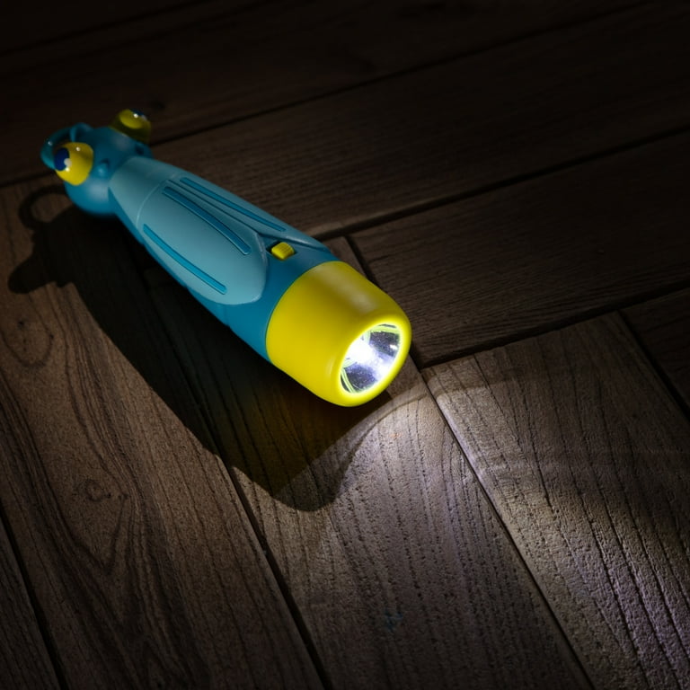 Melissa Doug Sunny Patch Flash Firefly Bug Flashlight for Kids