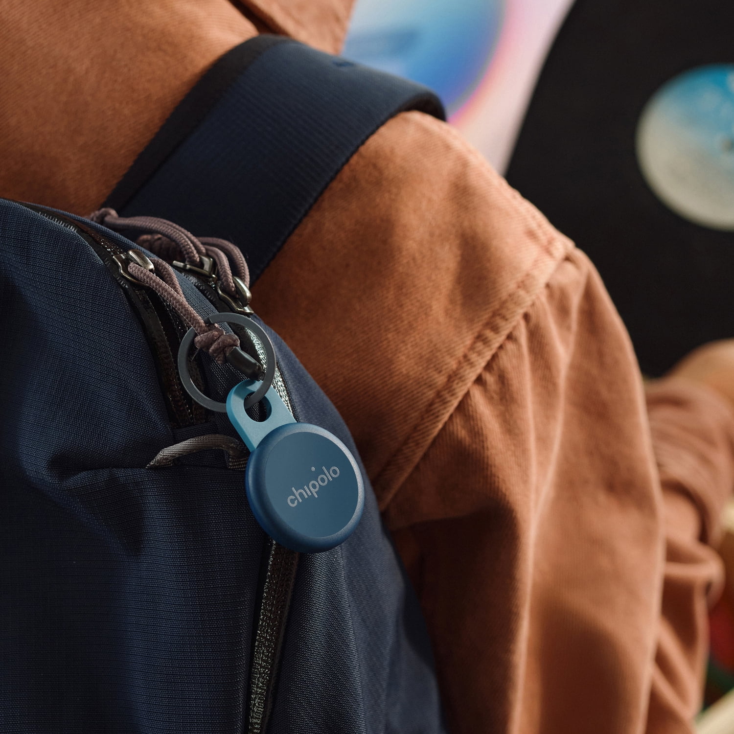 Chipolo LOOP - Rechargeable Bluetooth Tracking tag, Item Locator for Keys & Bags, Compatible with Apple Find My or Find Hub on Android, Out of Range Alerts for Android & Call Your Phone (Navy)