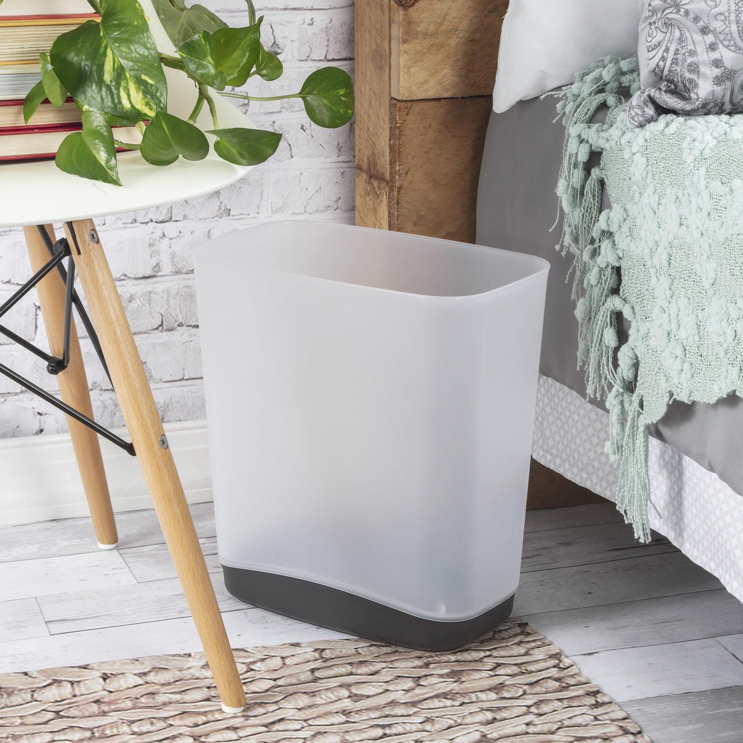 Sterilite 12.5L Slim Clear Watebasket