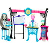Monster High Skulltimate Science Class Playset W/ Doll