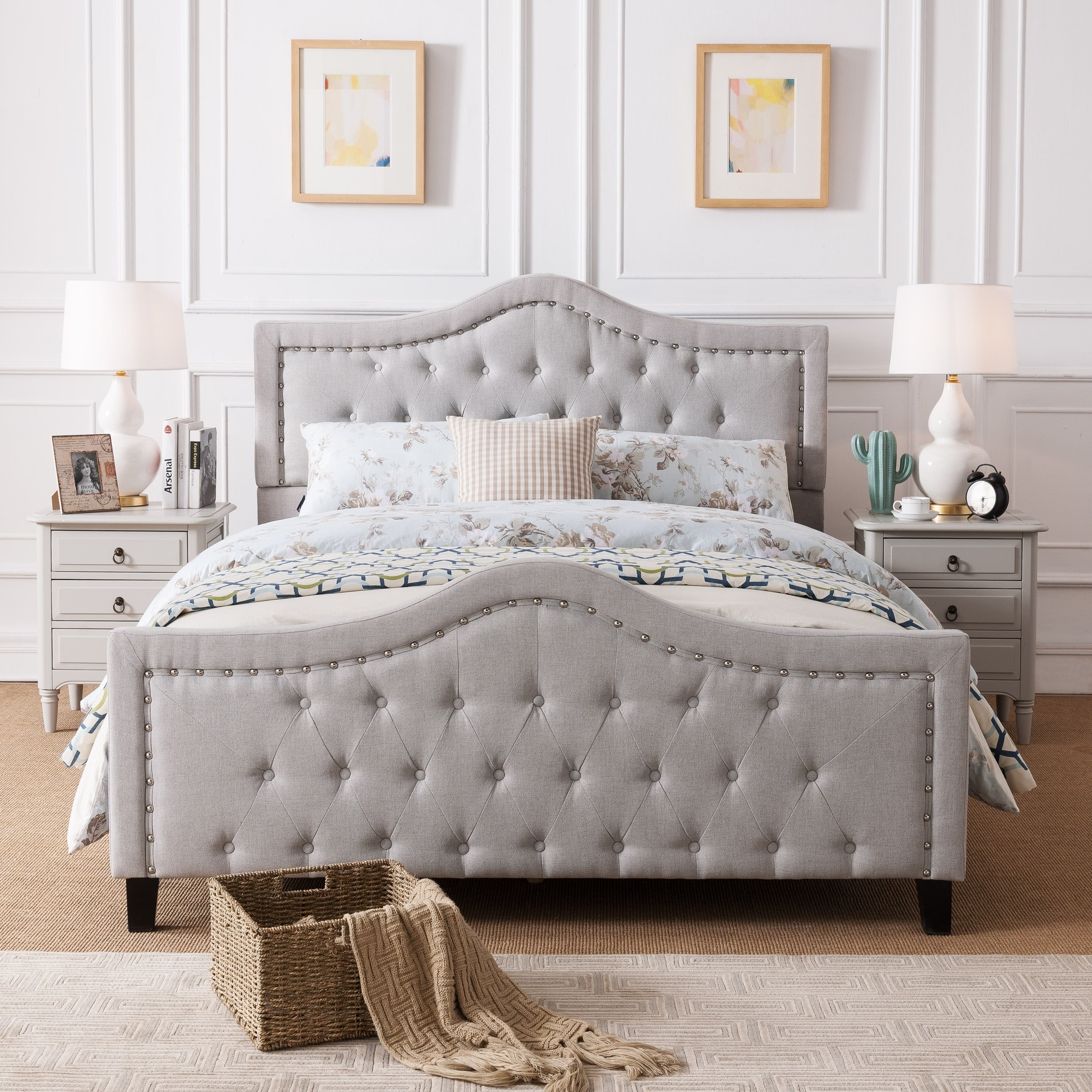 Virgil Tufted Queen Bed with Nailhead Trim