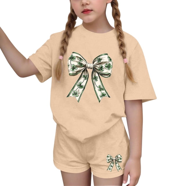 Vestido de manga corta para niños Día de San Patricio impreso de dos piezas Conjunto de cuello redondo con pantalones cortos, blusa de manga corta