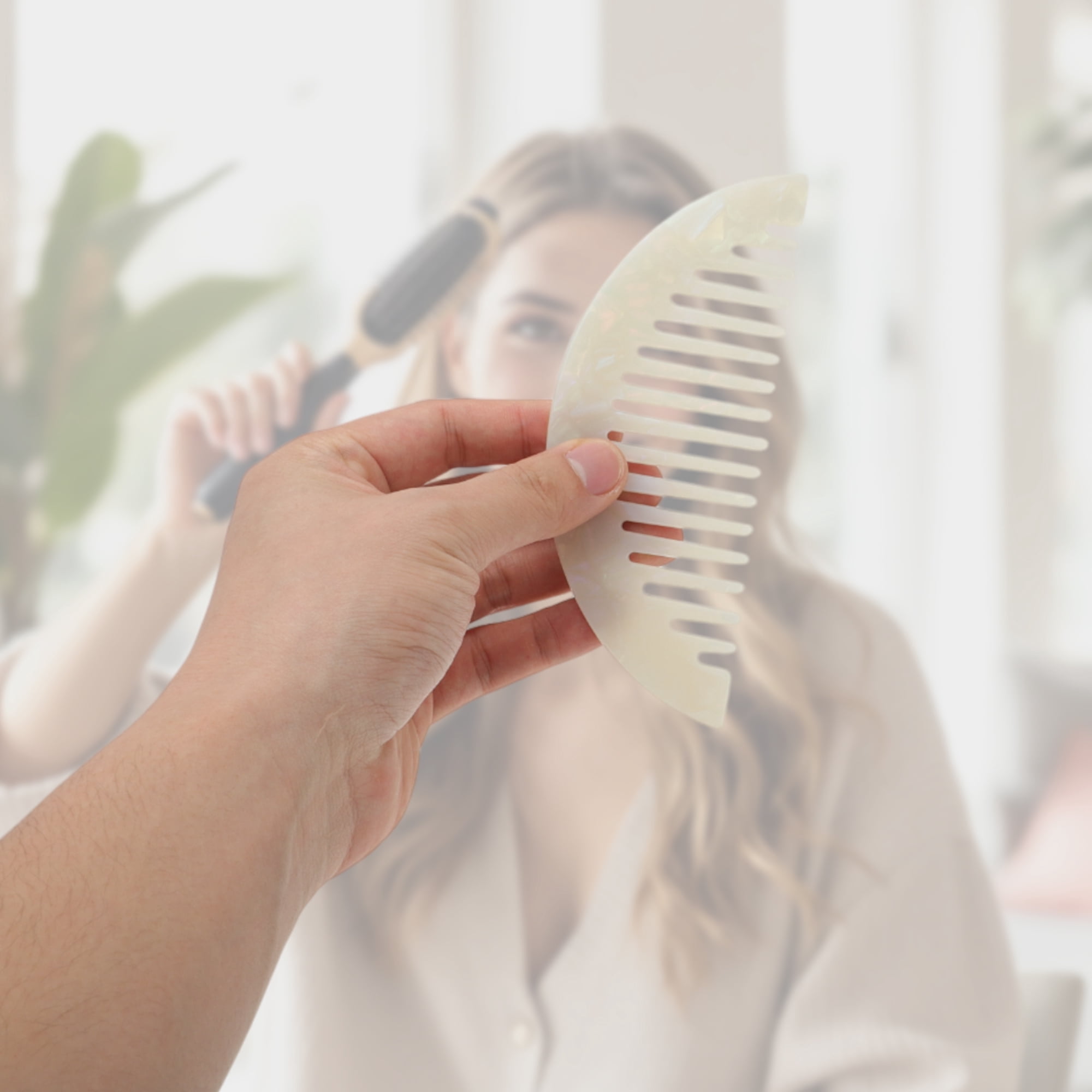 Unique Bargains 1 Pc Convenient Half Round Hair Comb for All Hair Types Styles White
