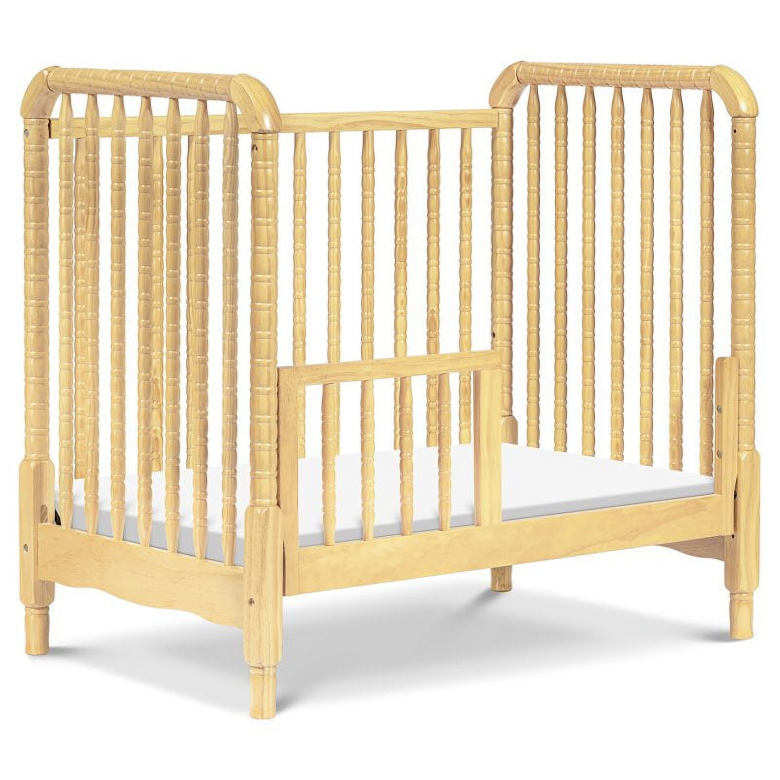 DaVinci Jenny Lind 3-in-1 Convertible Mini Crib
