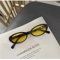 thumbnail image 4 of Gafas de Sol Laurinny Ovaladas Estilo Retro de los 90 con Montura Negra y Lentes Amarillos, 4 of 8
