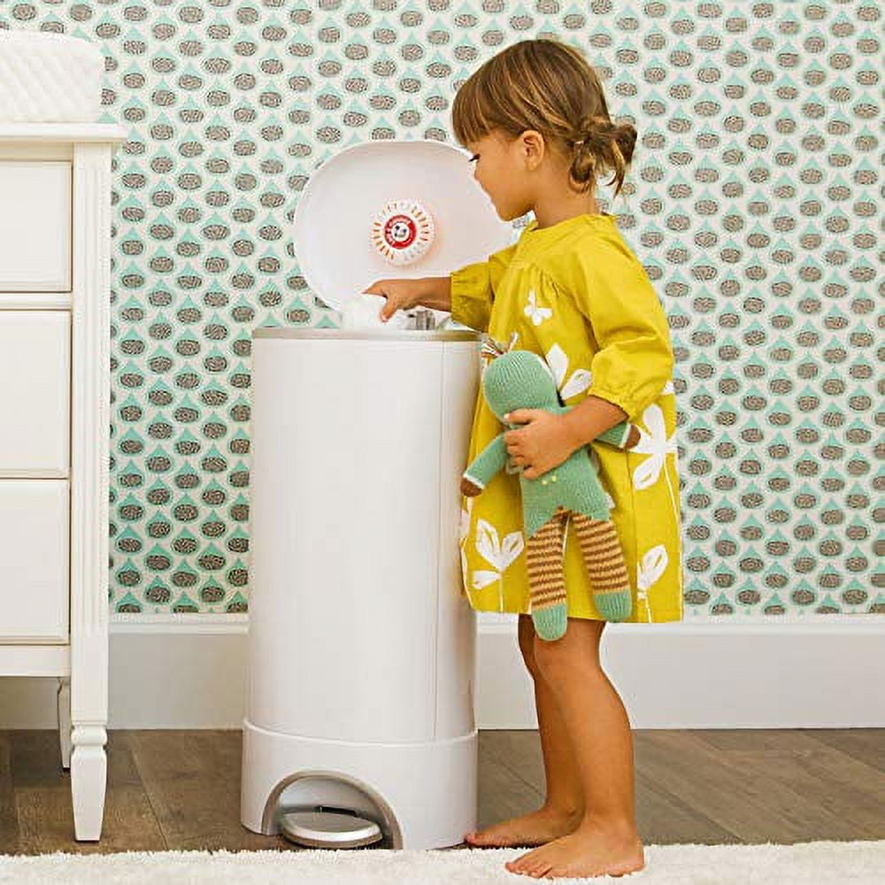 Munchkin® Arm & Hammer™ Snap, Seal & Toss Diaper Pail Bag Refills, Hold Up To 180 Newborn Diapers, 6 Pack