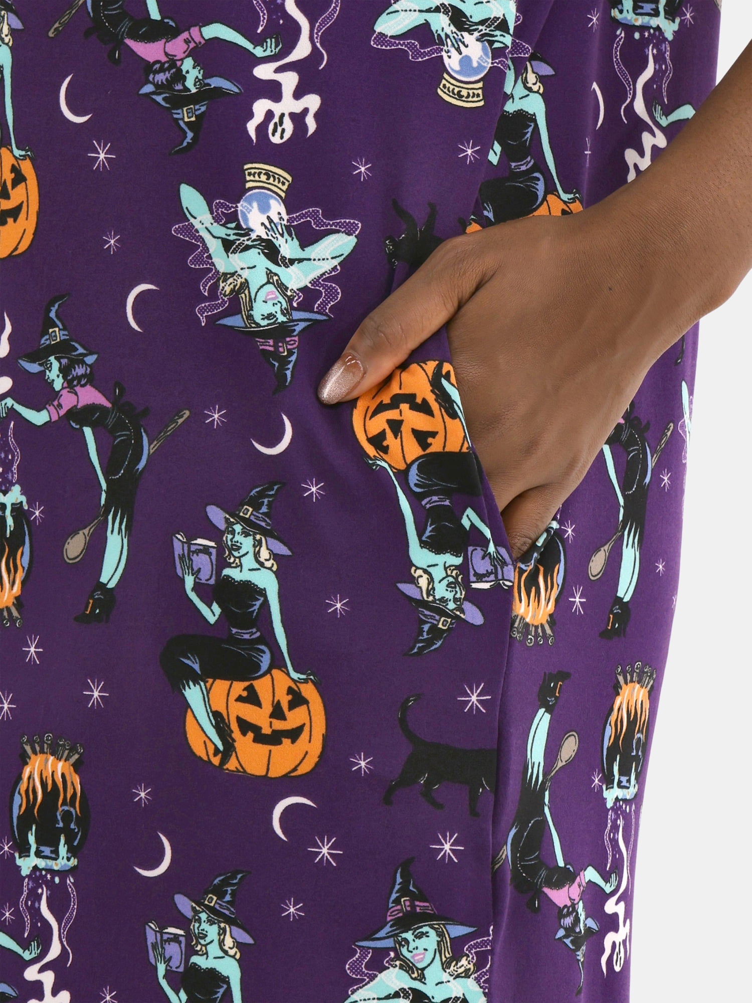 Halloween Women's Printed Sleepshirt Top and Socks Set from Way to Celebrate, 2-Piece, Sizes XS-3X