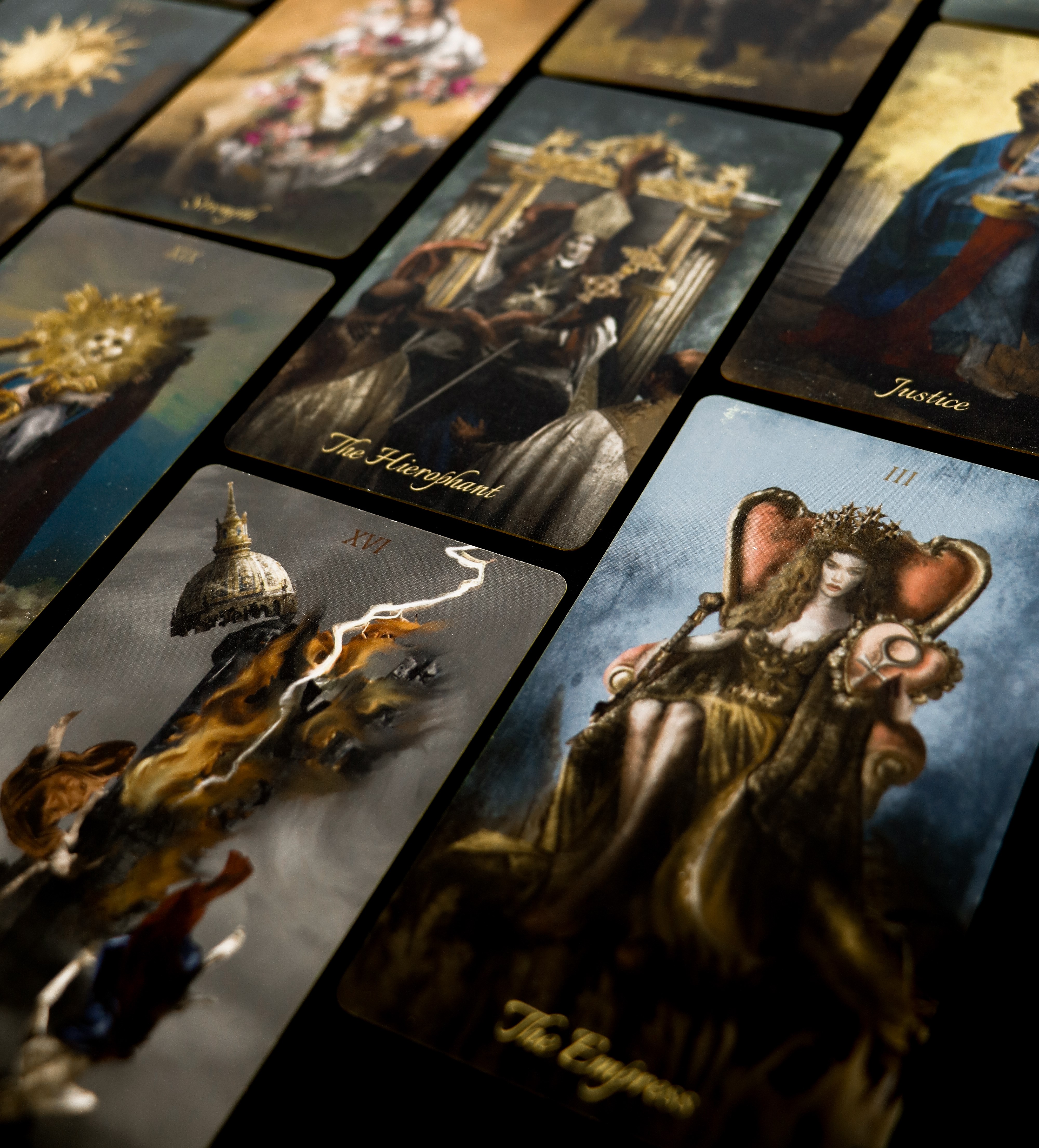 La Muci Baroque Gold Foil Tarot Deck Cards with Guide book for Beginners - 78 Original Tarot Deck Set, The Fool Gold Foil Tarot Deck with Gilded Edges, Golden Thread Tarot Cards with Unique Artwork