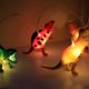 thumbnail image 3 of Luces de cadena para dormitorio infantil - Luz nocturna LED de 3 metros a pilas, perfecta para decoraciones de cumpleaños infantiles - Juego de figuras de dinosaurio pequeño - Funciona con pilas, 3 of 5