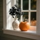 thumbnail image 4 of Arreglo floral de calabaza y hoja de arce de plástico negro para Acción de Gracias Centro de mesa otoñal de 30 cm para Halloween y decoración del hogar Planta artificial de 1 pieza con tallos, 4 of 6