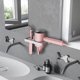 thumbnail image 4 of Soporte de pared para secador de pelo, compatible con plancha, soporte de pared para herramientas de peluquería (negro), 16,8 x 3,5 x 10,5 cm., 4 of 5