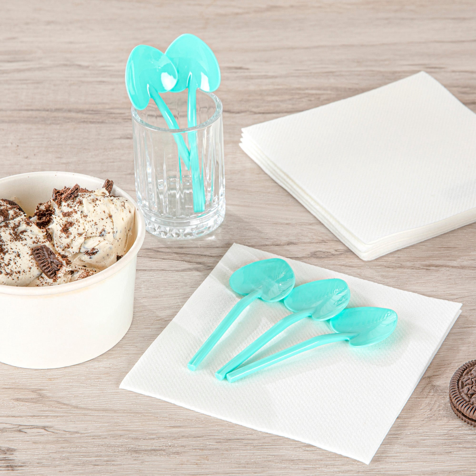 Restaurantware-3.5 Inch x 1.25 Inch Heart Spoons, 500 Disposable Mini Plastic Spoons - Heart-Shaped, For Desserts, Teal Plastic Tasting Spoon, For Parties Or Events,