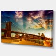 thumbnail image 2 of Relaxing in Brooklyn Bridge Park - Grande Impression sur Toile de Paysage Urbain, 2 of 3