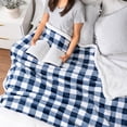 thumbnail image 4 of Manta PAVILIA Buffalo Plaid Sherpa blanco/azul marino, 150 x 200 cm, 4 of 9