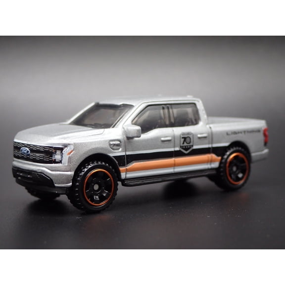 Open Box 2022-2025 FORD F150 LIGHTNING PICKUP TRUCK SILVER 1/64 SCALE DIECAST MODEL CAR