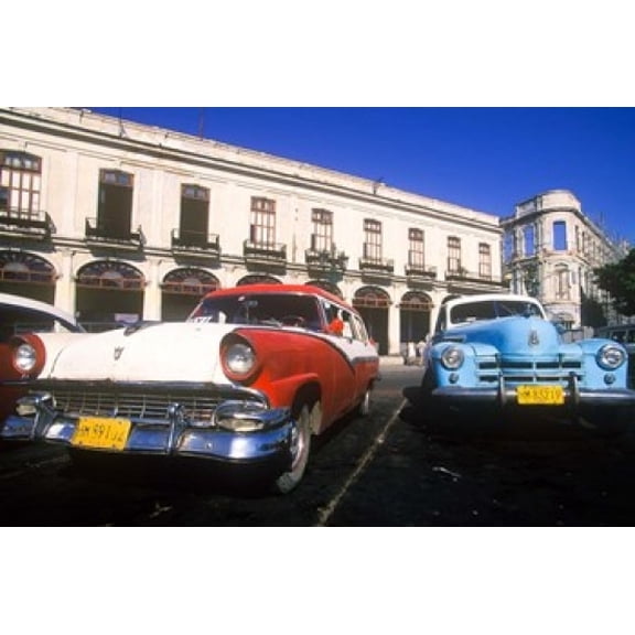 Classic Cars Old City of Havana Cuba Canvas Art - Greg Johnston  DanitaDelimont (18 x 12)