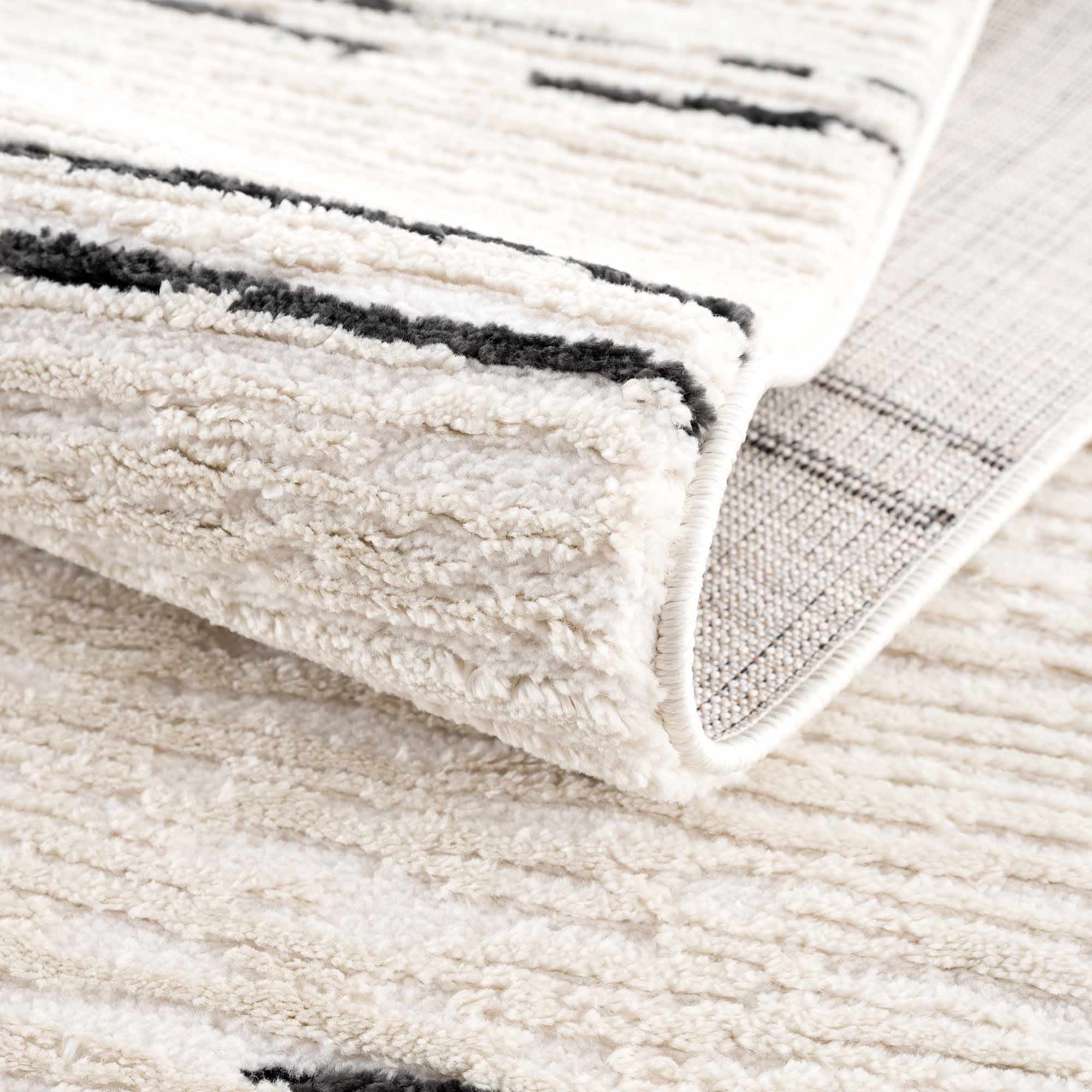 Hauteloom Deren Hallway, Kitchen Bohemian Shag Runner Rug - Soft Shaggy Farmhouse - High Plush Pile - White, Light Beige, Cream, Ivory, Black - 2'7" x 7'3"