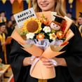 thumbnail image 4 of Muñeca de ganchillo con ramo de graduación de girasol – Set regalo de flores de lana tejida hechas a mano para graduados, recuerdos duraderos y decoración para fiestas, 4 of 7