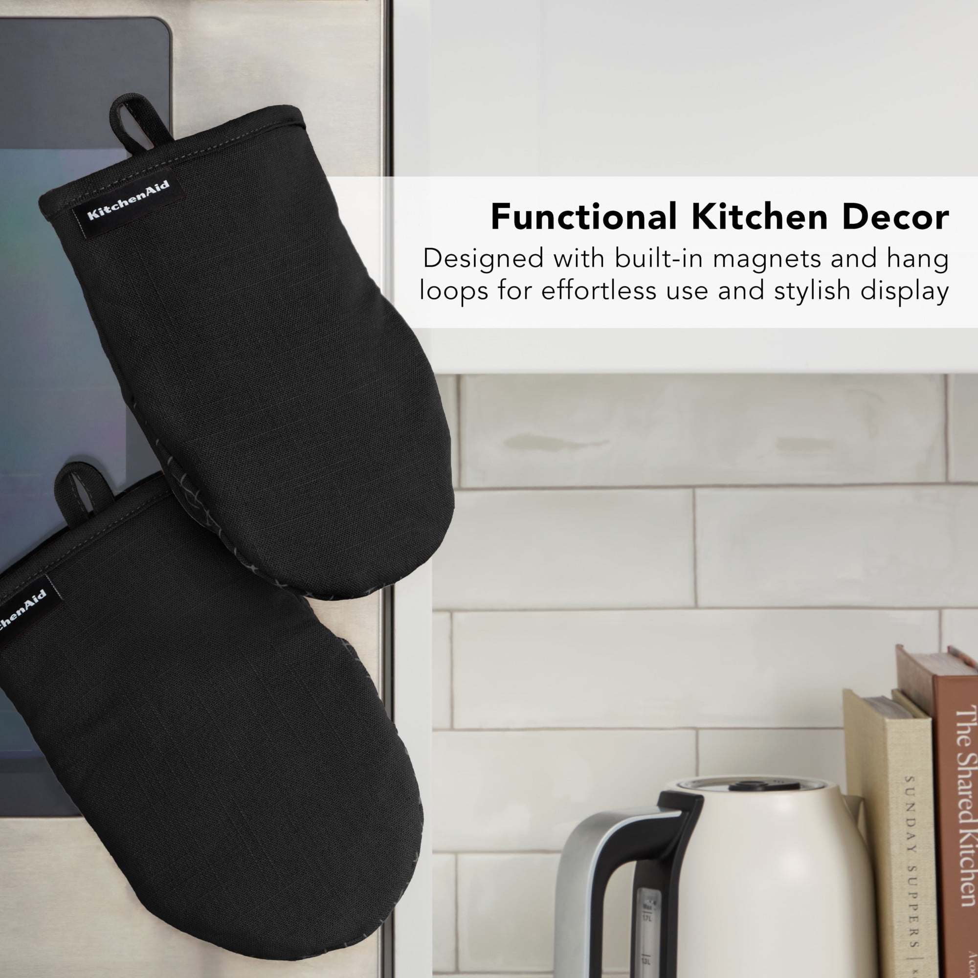KITCHENAID Gourmet Series Gridlines Mini Oven Mitts 2-Pack Set, Heat Resistant up to 600°F, Soft Silicone Grip, Magnetic Cuff, Matte Black, 5.5"x9"