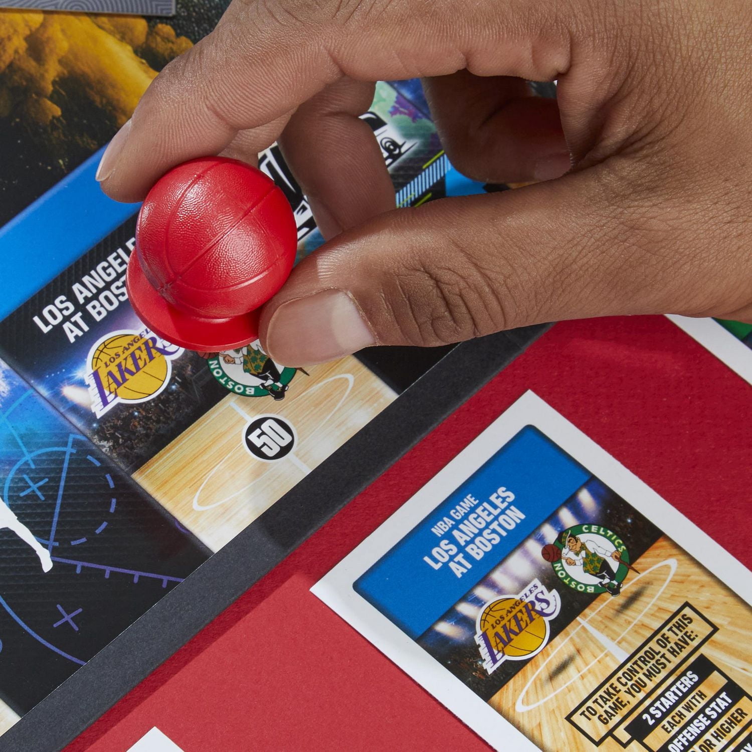 Monopoly Prizm : 2e édition NBA, jeu de plateau Monopoly avec cartes de collection Panini 2023-24 de la NBA