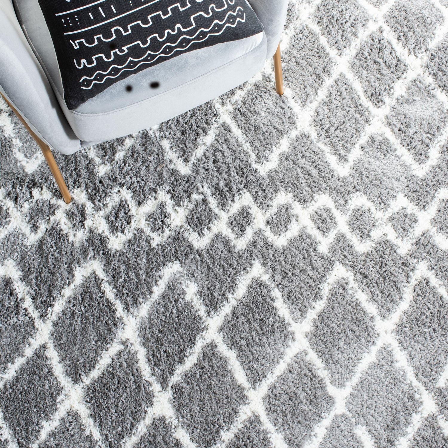 SAFAVIEH Berber Avery Tapis Géométrique Shag