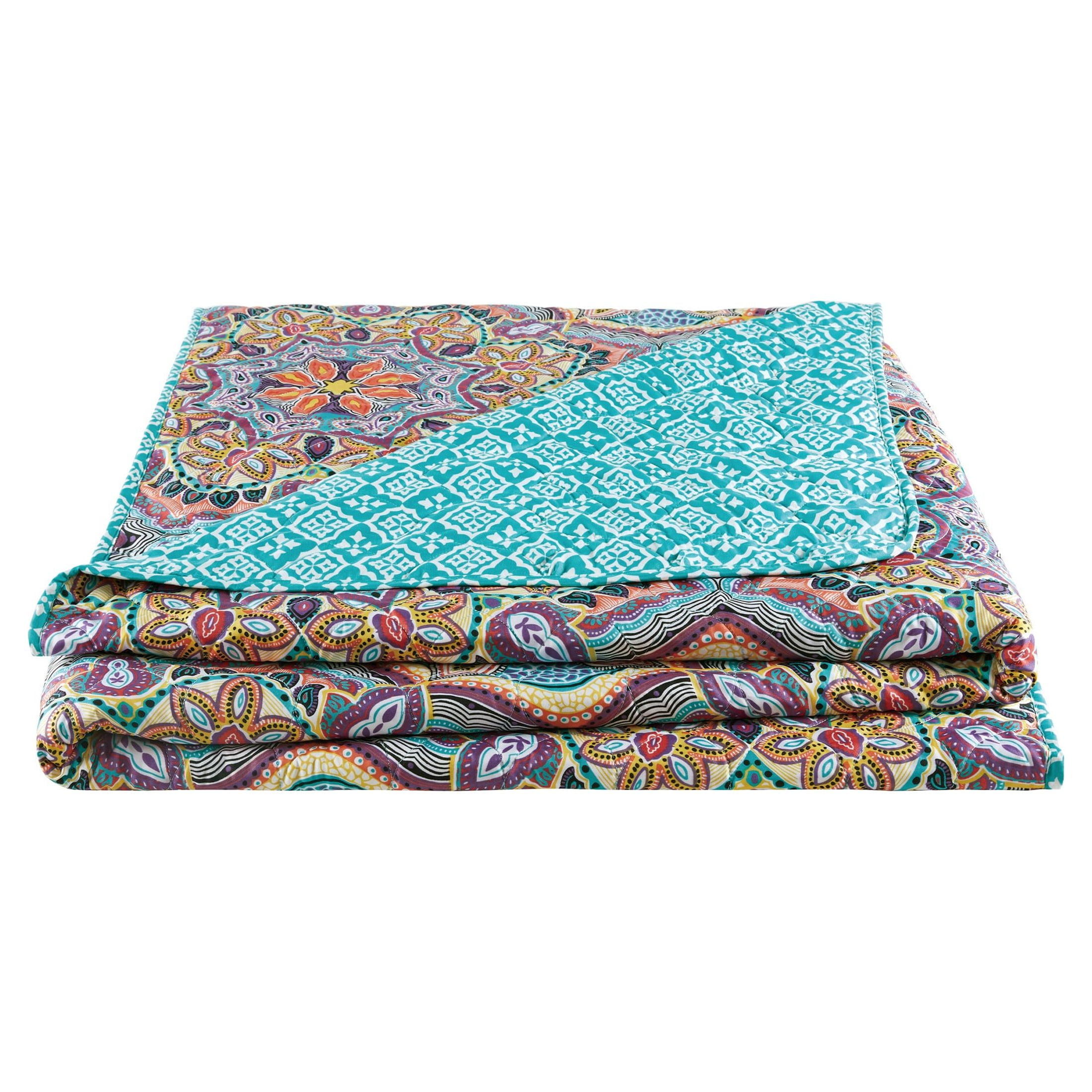 VCNY Home Yara 5-Piece Aqua Medallion Reversible Quilt Set, Full/Queen, Adult, Unisex