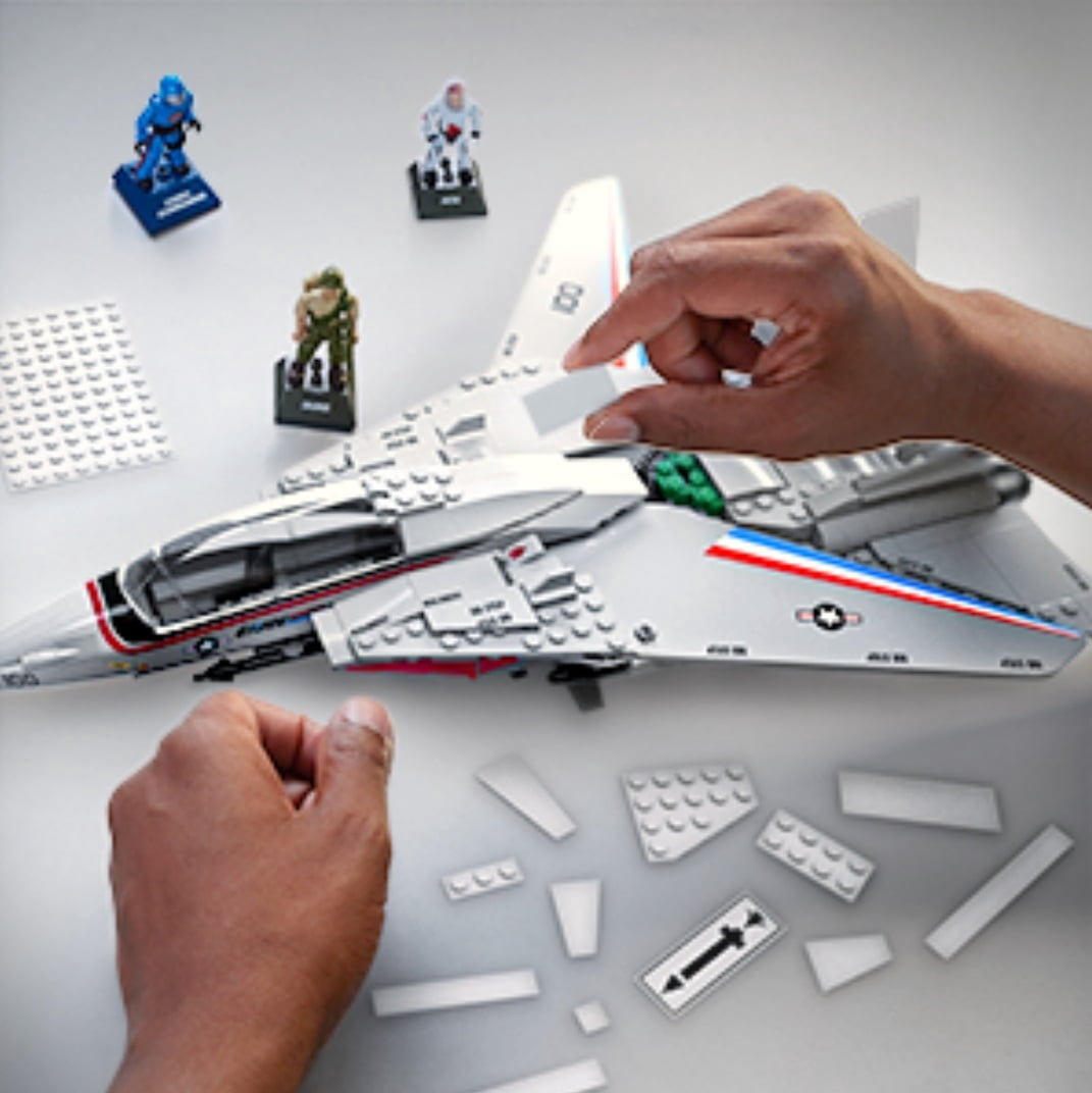 MEGA BLOKS G.I. JOE Skystriker vs. COBRA H.I.S.S. Building Set, 617 Peice Building Toy Set
