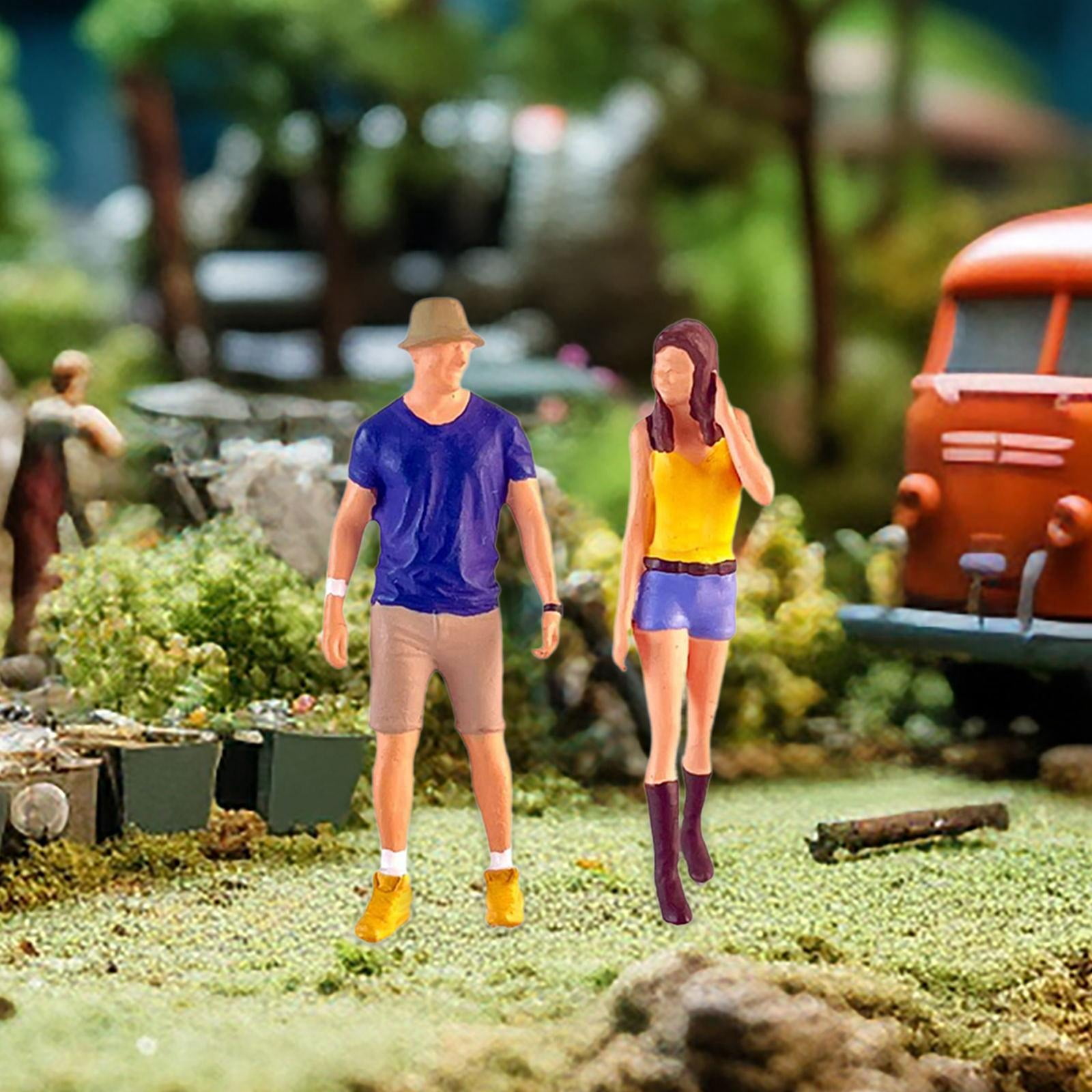 Rushawy 2 Pieces 1/64 Scale Female and Male Model Standing Tiny People Model for Desktop