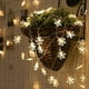 thumbnail image 4 of Guirnalda de luces con forma de copo de nieve, 20 pies, 40 LED, funciona con pilas, 2 modos de iluminación, decoración para iluminación interior y exterior, dormitorio, boda, cumpleaños, día de San, 4 of 7