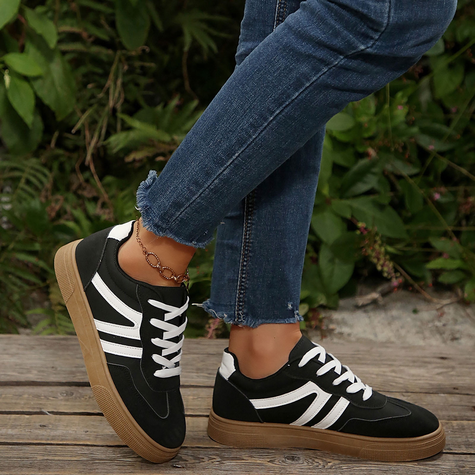 Flat Shoes for Women Vintage Classic Thick Sole Trainers Skate Shoes Splice Suede Lace up Antislip Walking Tennis Shoes Low Top Sneakers Black Size 6.5