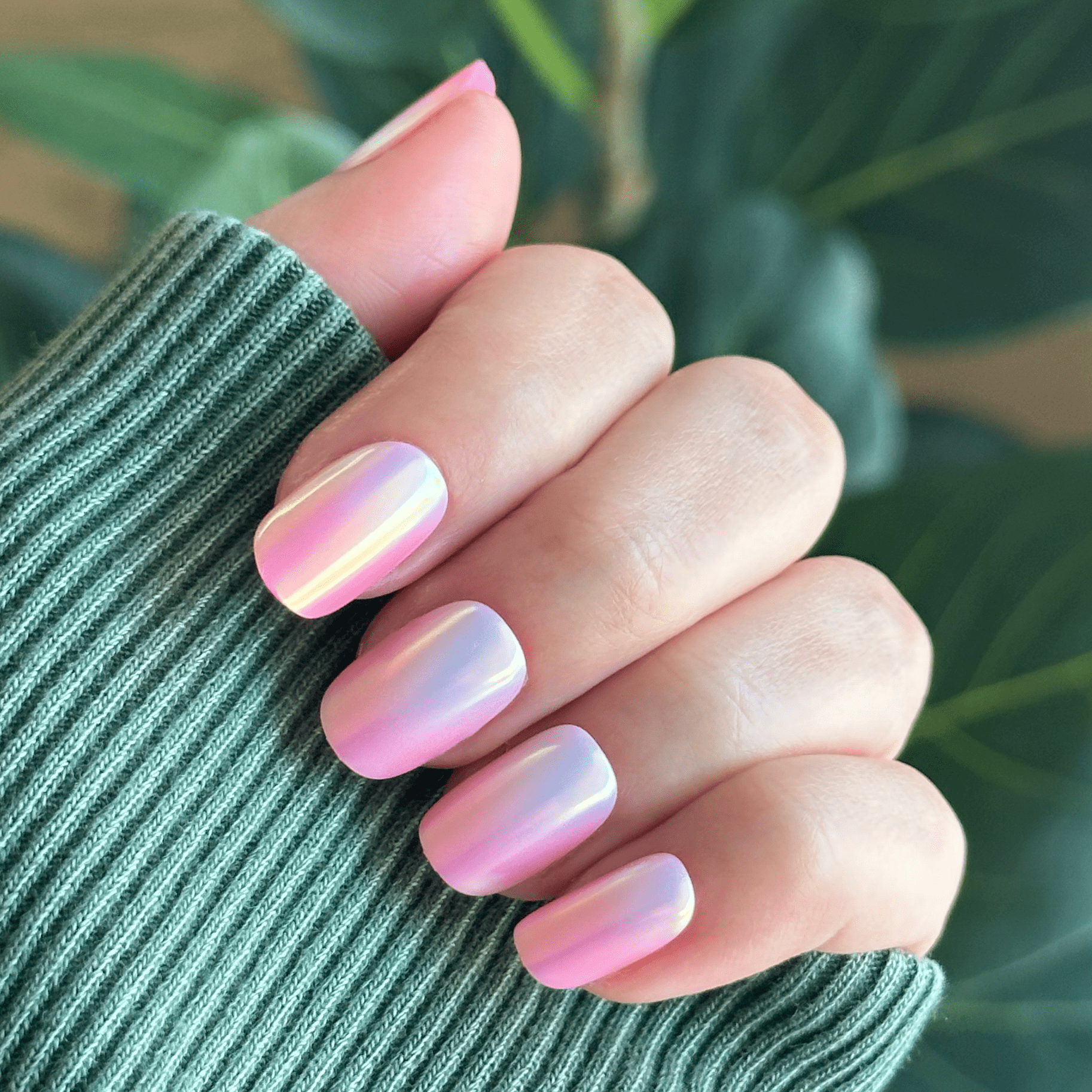 Olive & June Instant Mani Maximalist Short Squoval Press-On Nails, Sunrise Chrome, 42 Pieces
