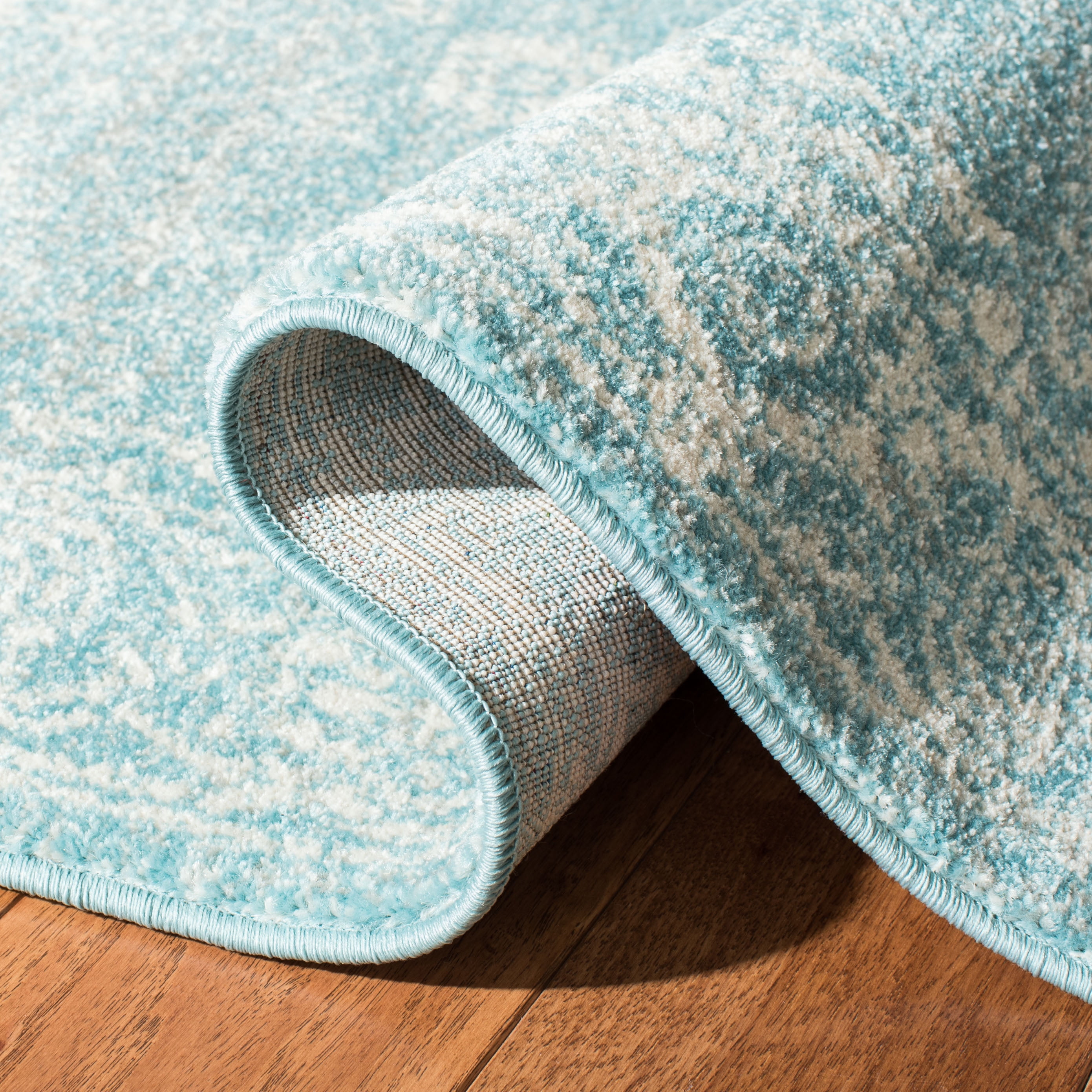 SAFAVIEH Evoke Ronald Bordered Area Rug, Light Blue/Ivory, 4' x 6'