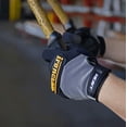 thumbnail image 4 of Guantes de trabajo Ironclad Heavy Utility HUG de alta resistencia a la abrasión, 4 of 8