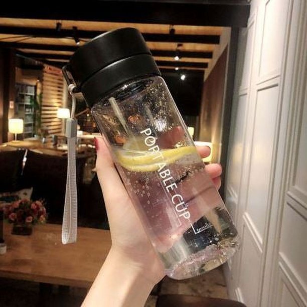 Botella de agua de plástico esmerilado redonda de moda de 600/800 ml, colador de té portátil sin BPA, tazas de agua transparentes deportivas de gran capacidad