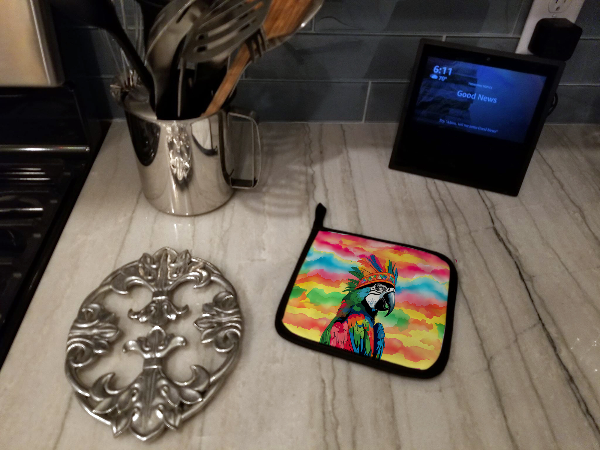 Carolines Treasures DAC4018PTHD 7.5 x 7.5 in. Unisex Hippie Animal Parrot Pair of Pot Holders