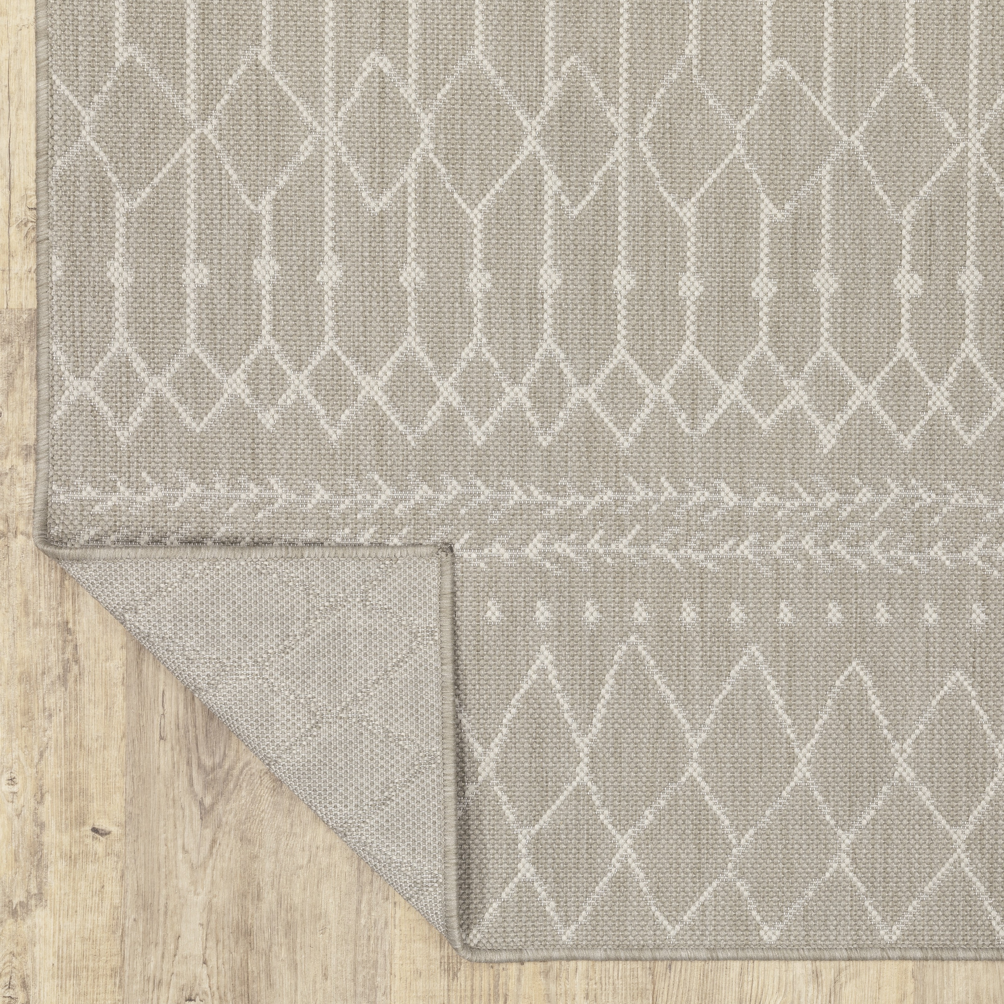 Avalon Home 10' x 13' Gray and Taupe Geometric Outdoor Rug
