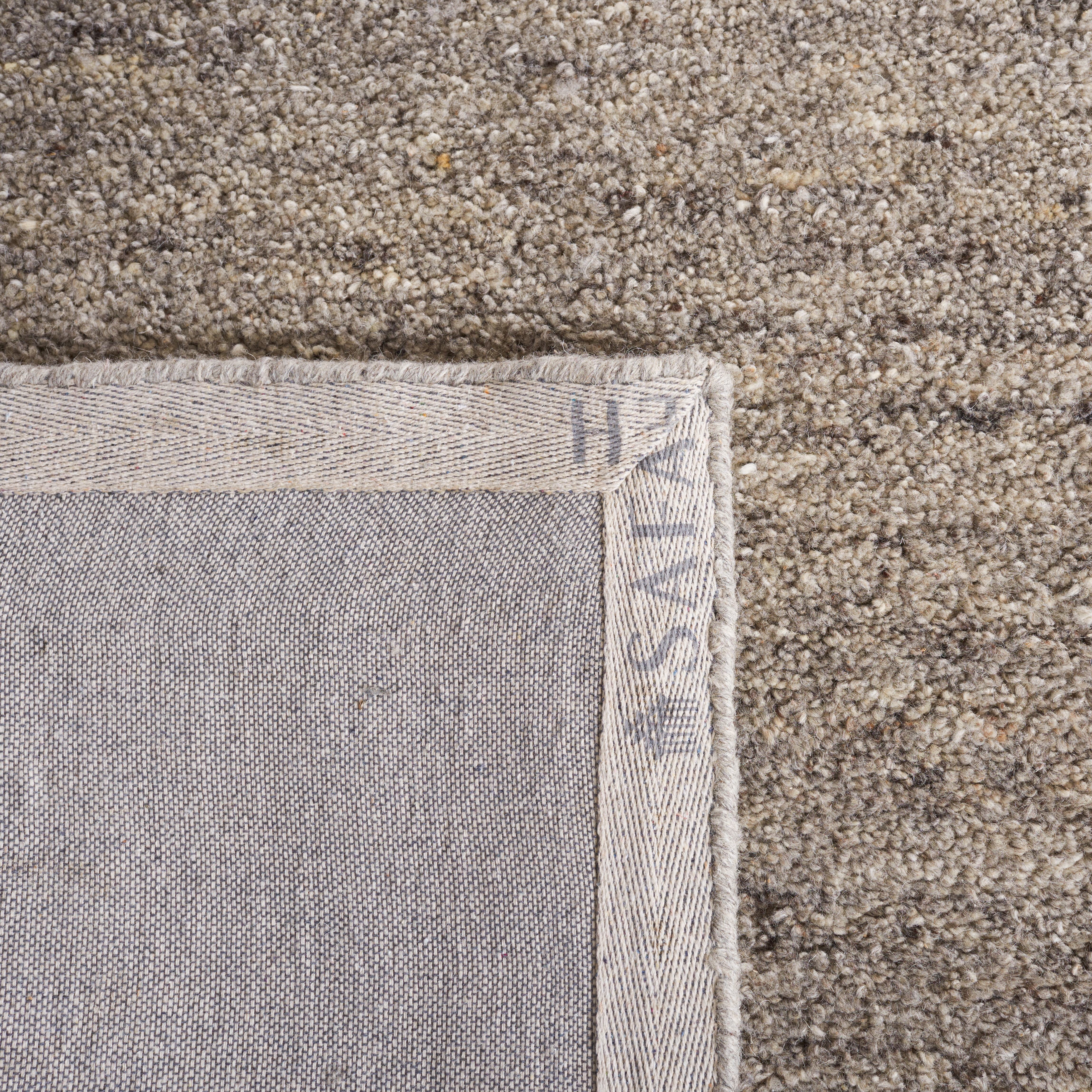 Safavieh Himalaya Flanagan Solid Area Rug, Light Gray, 3' x 5'