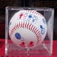 thumbnail image 1 of Caja de acrílico transparente para exhibición de pelotas de béisbol y tenis, para guardar recuerdos, protección UV y a prueba de polvo, 1 of 10