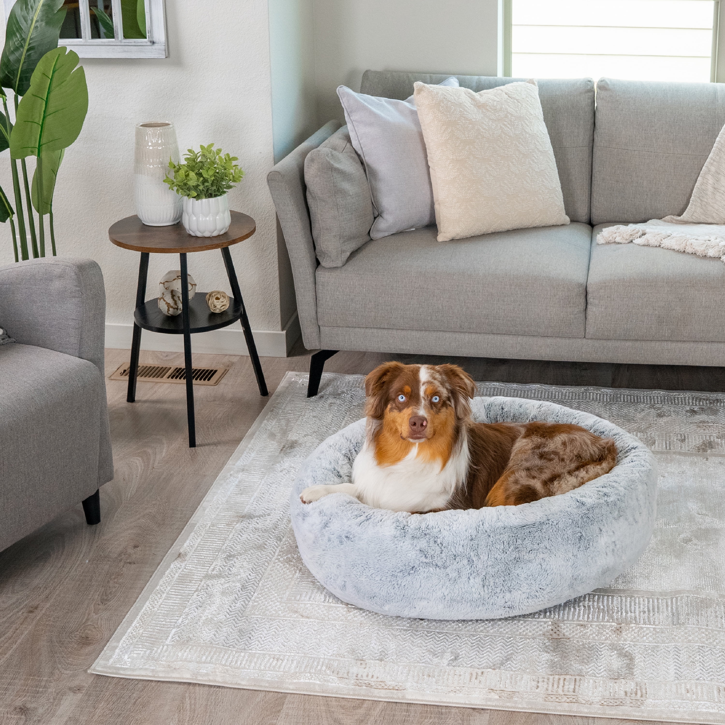 Best Friends by Sheri SnuggleSoft Faux Fur Calming Donut Bed for Dogs, Gray, Medium, 30x30