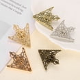 thumbnail image 4 of 2 pares de pines de cuello de triángulo hueco para hombres, broches de triángulo floral retro para la decoración de ropa de traje de hombres y mujeres, bronce antiguo, 4 of 6