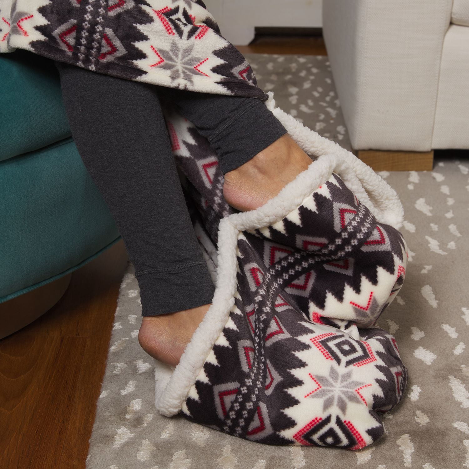 ClimateRight by Cuddl Duds Oversized Throw With A Cozy Sherpa Pocket For Your Feet, Gray Red Fair Isle