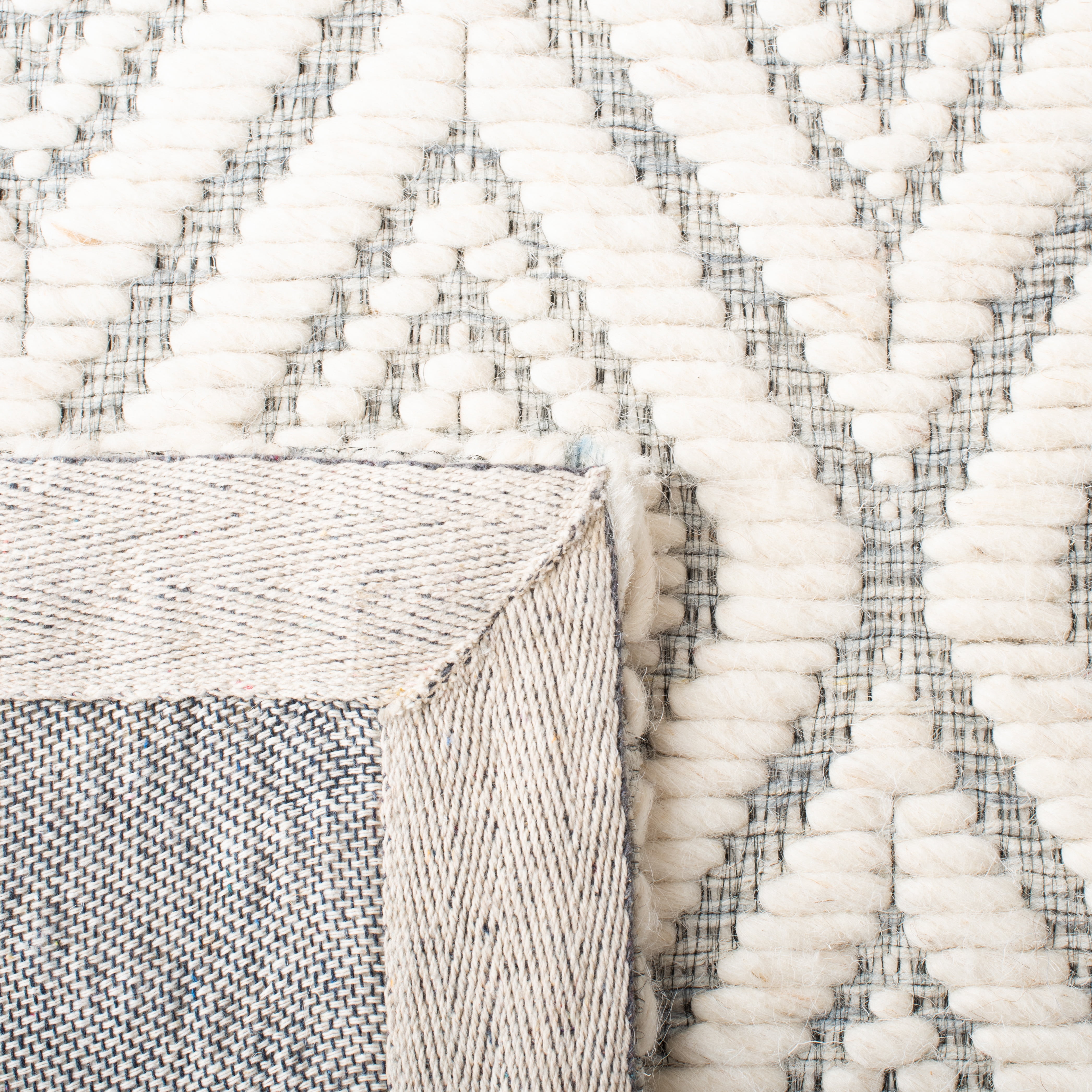 SAFAVIEH Marbella Winston Diamond Area Rug, Light Blue/Ivory, 5' x 8'